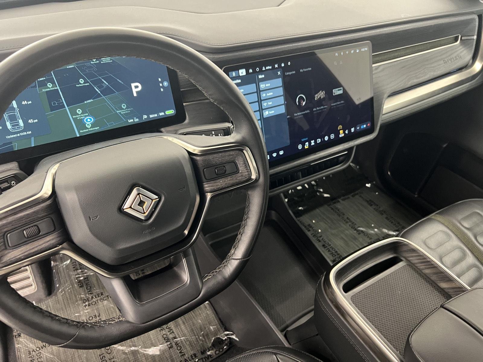 2024 Rivian R1S Adventure - Photo 18