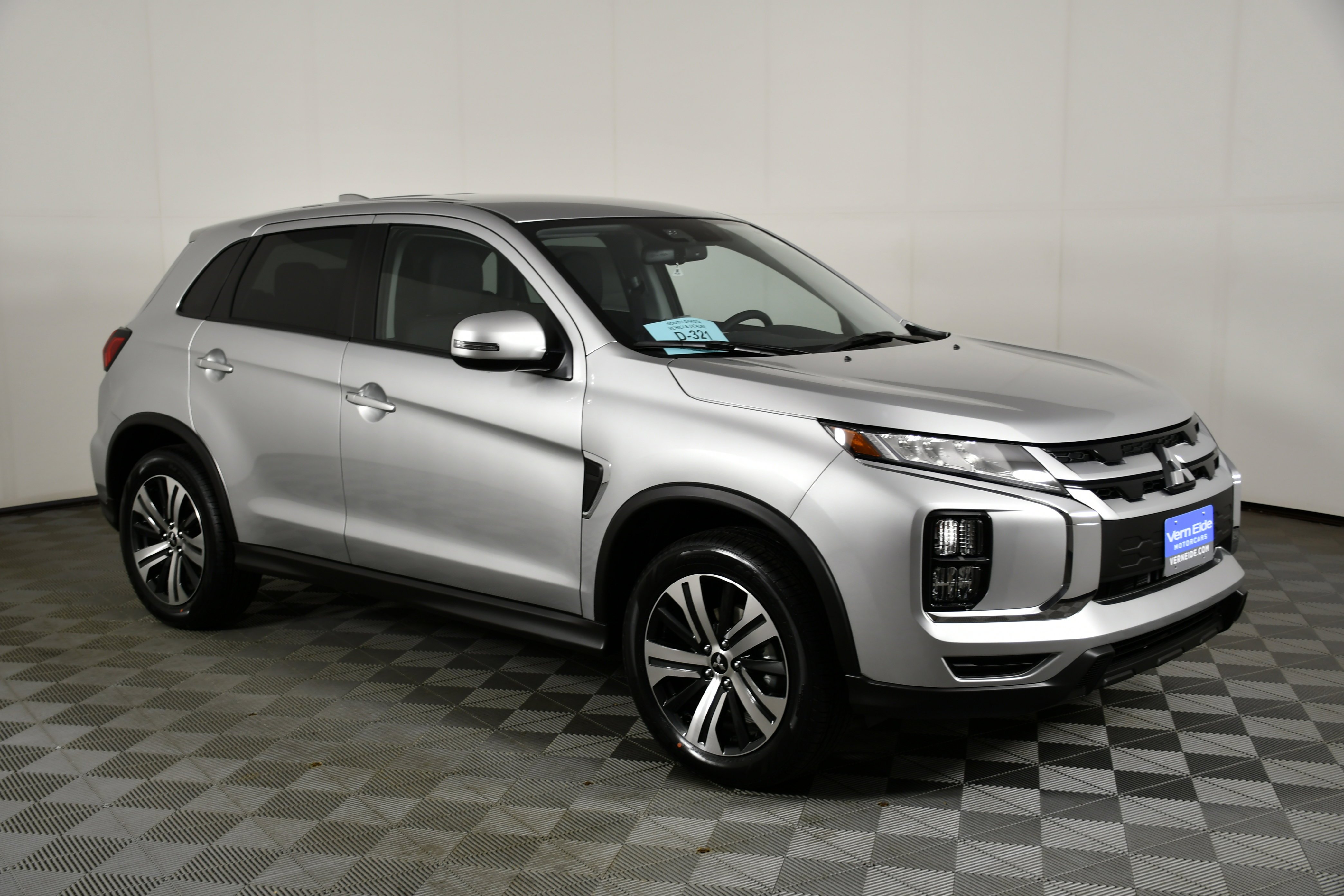 New 2026 Alloy Silver Metallic Mitsubishi SE image 4