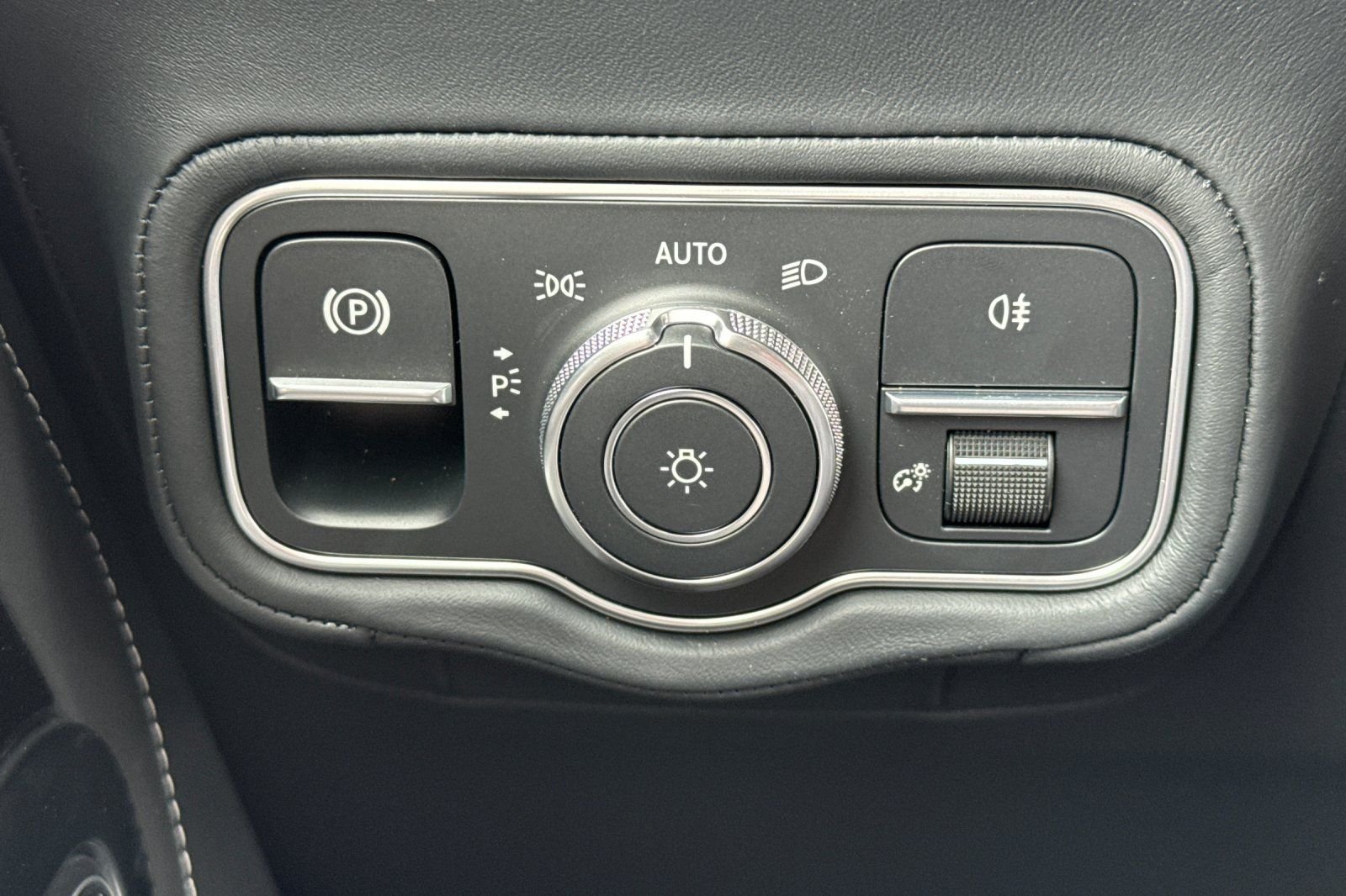 New 2026 MANUFAKTUR Arabian Grey Non- Metallic Mercedes-Benz G 63 AMG® image 30