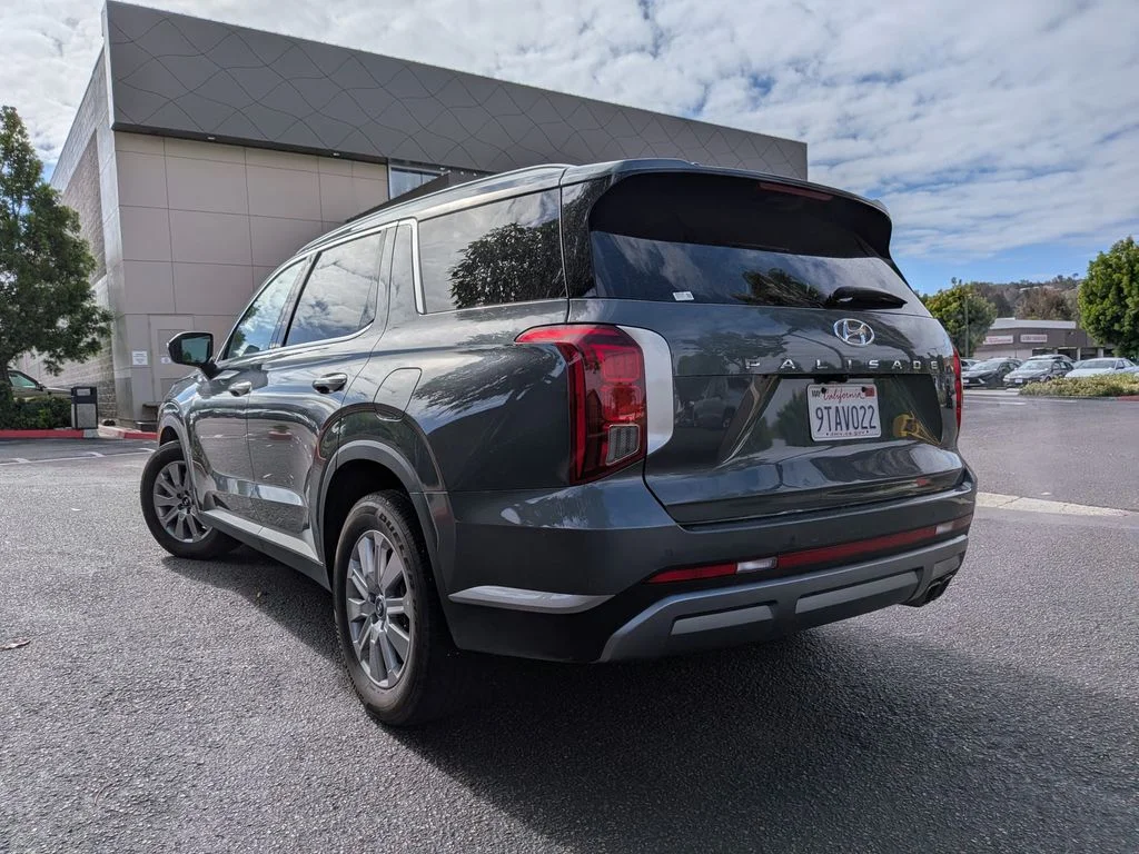 Used 2025 Gray Hyundai SEL image 7