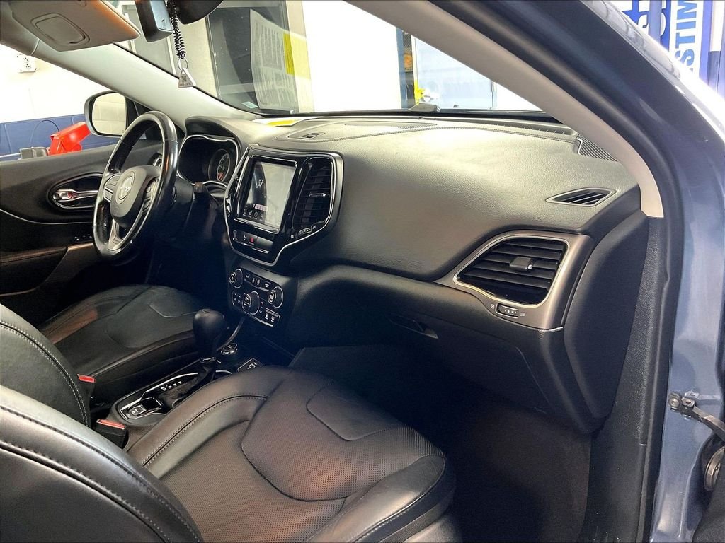 Used 2020 Blue Jeep Limited image 14