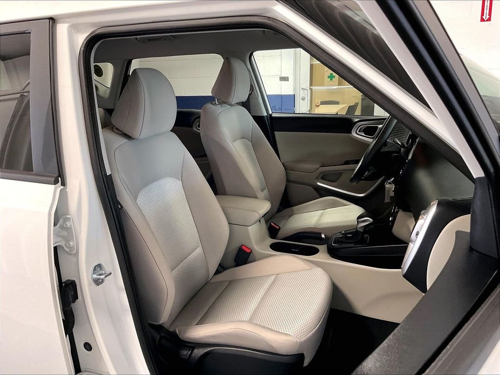 Used 2025 White Kia S image 11