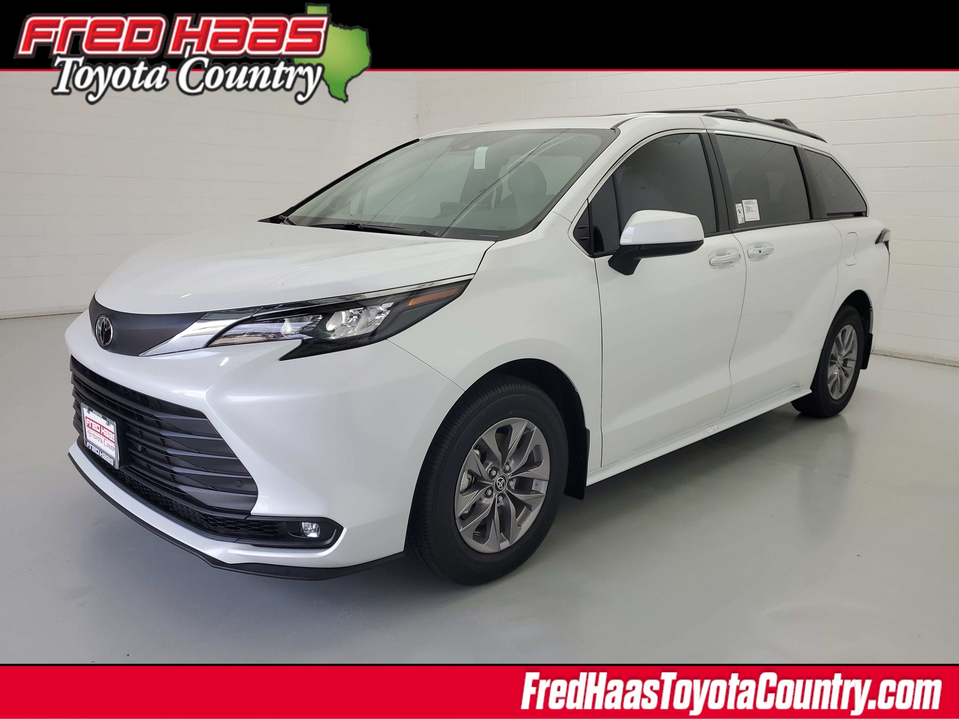 New 2026 Toyota Sienna XSE 7 PASSENGER in Houston # | Fred Haas