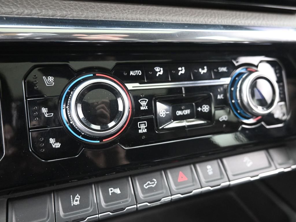 Used 2024 Silver GMC Denali image 21