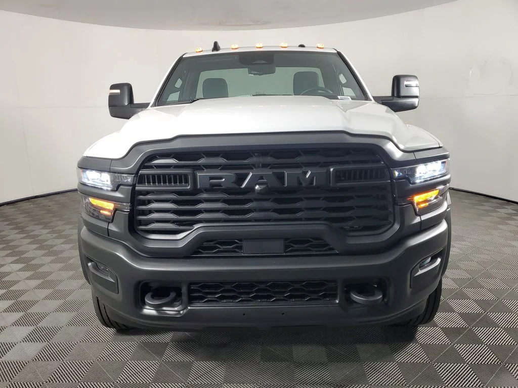 New 2026 Bright White Clear-Coat Exterior Paint RAM Tradesman image 8