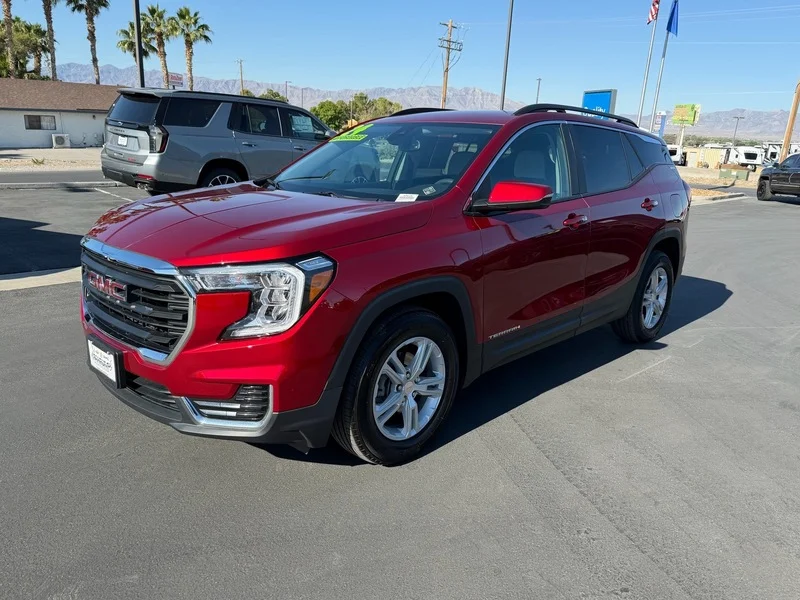 Used 2024 Volcanic Red Tintcoat GMC SLE image 7