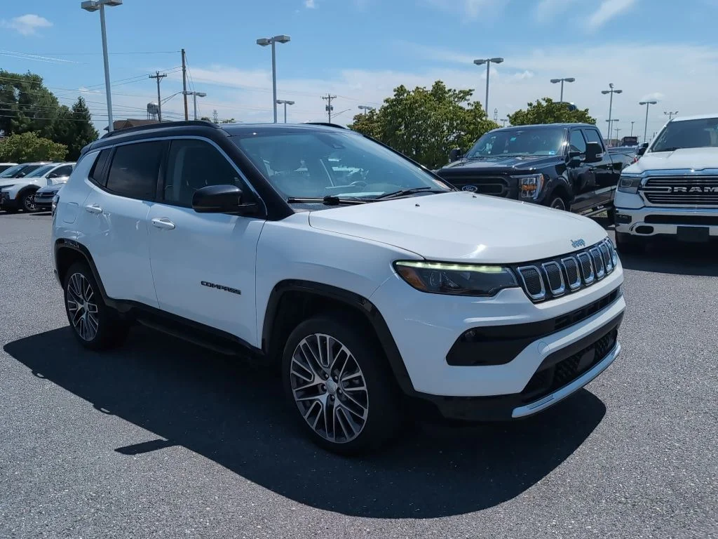 Certified Used 2022 White Jeep Limited image 3