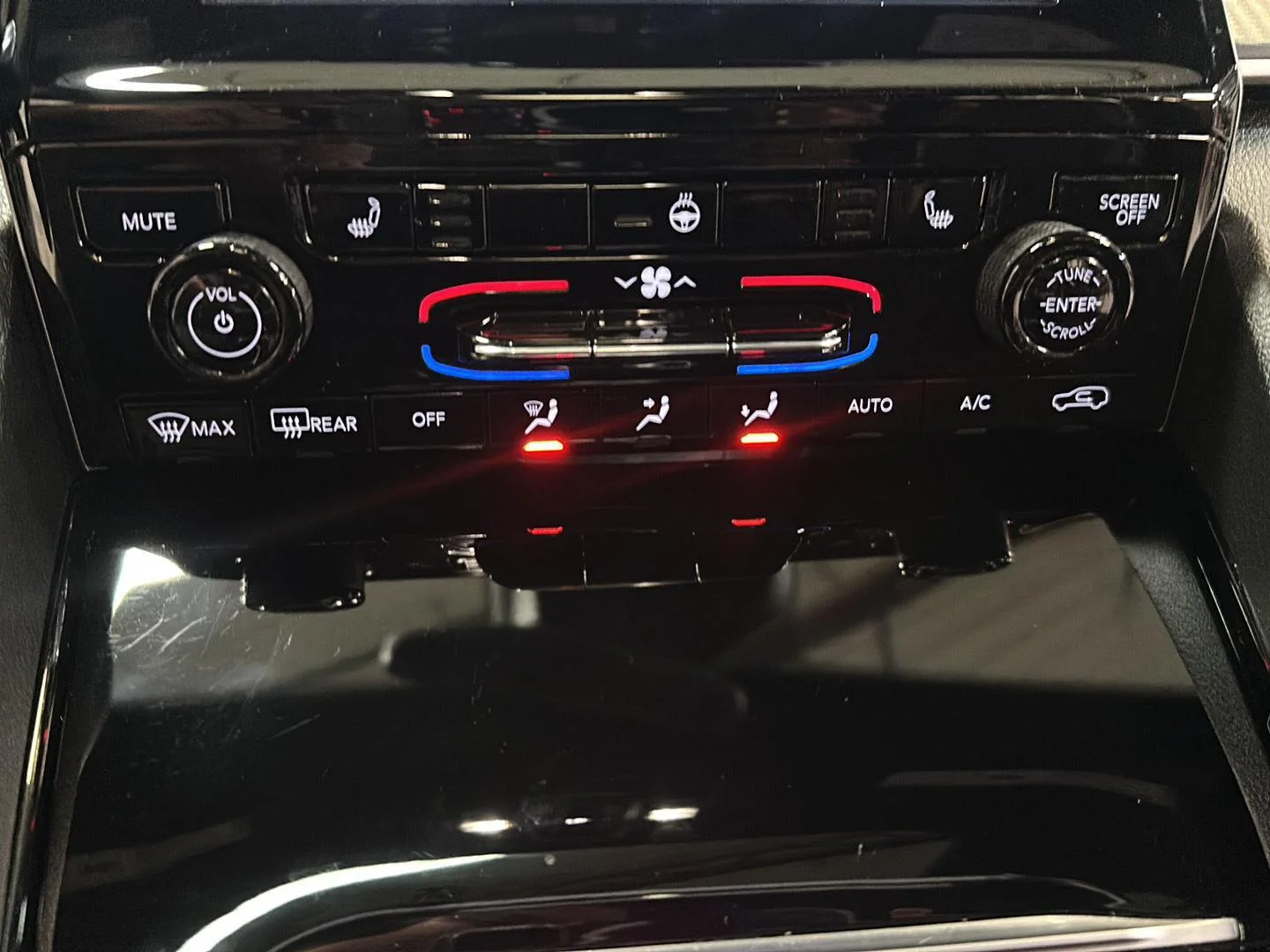 Used 2023 Velvet Red Pearlcoat Jeep Altitude X image 25