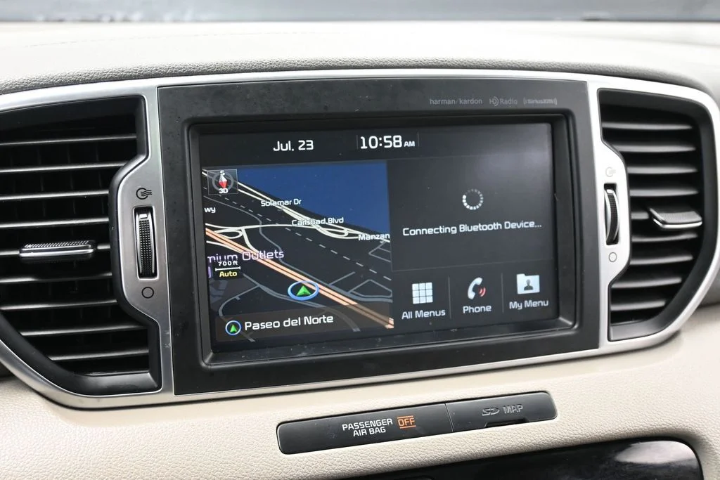 Used 2018 White Kia EX image 15