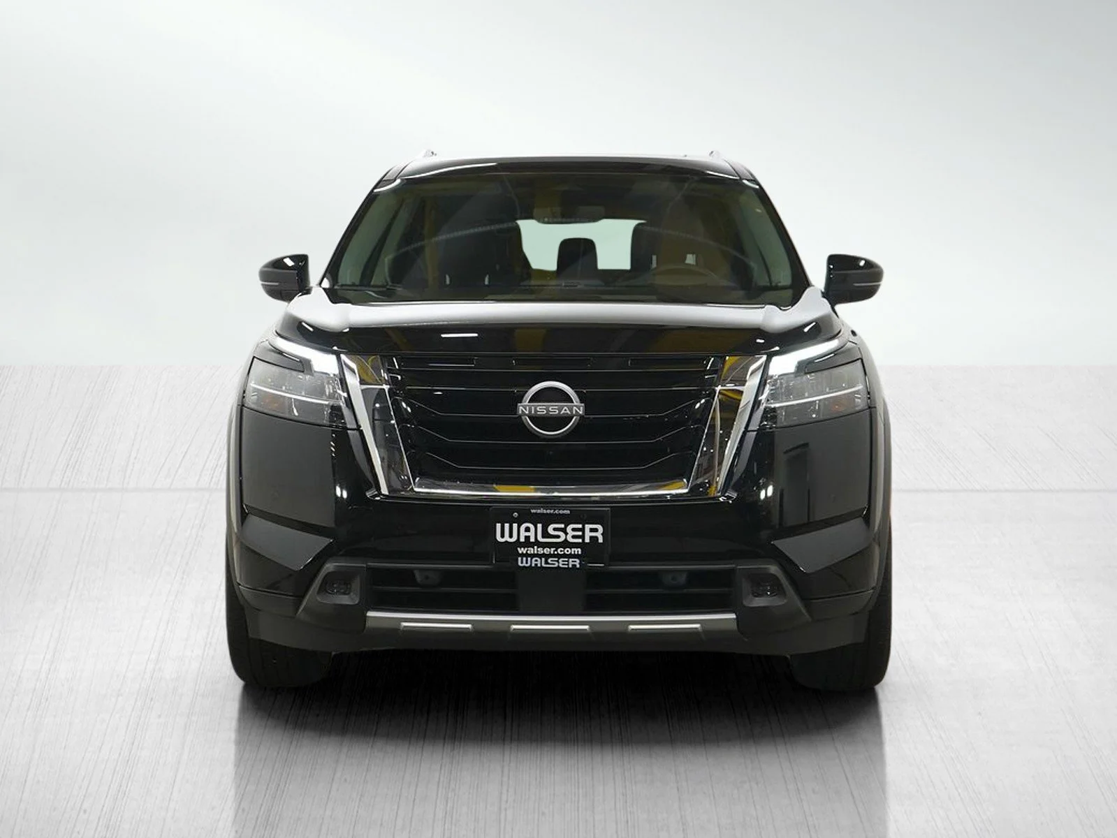 Used 2024 Super Black Nissan Platinum image 9