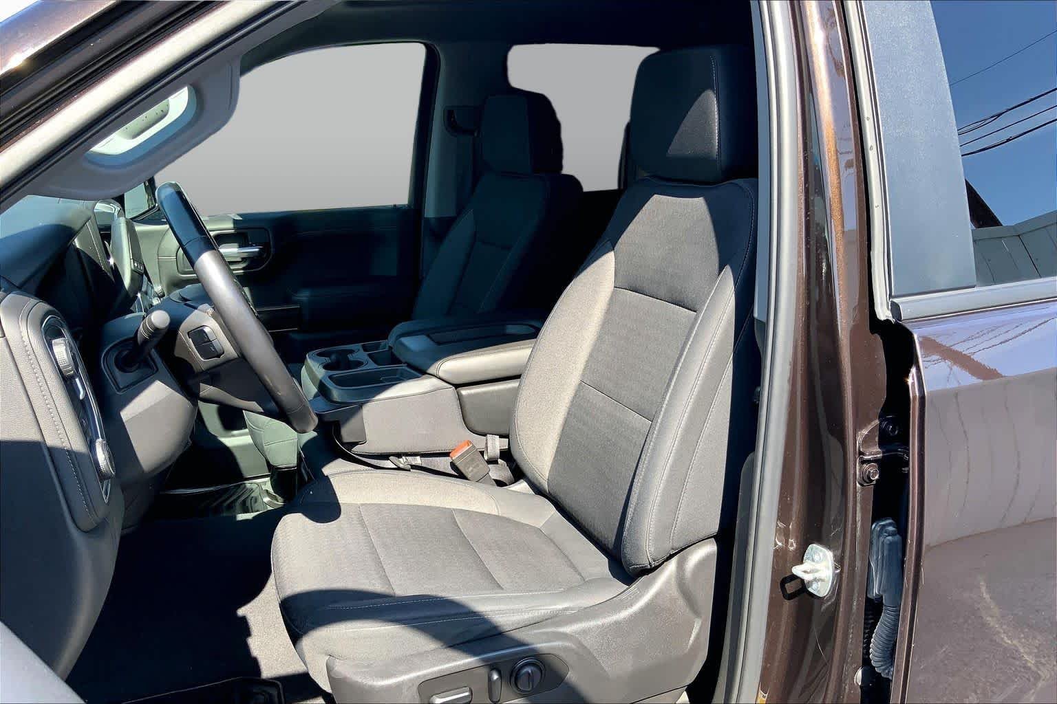 Used 2020 HAVANA BROWN METALLIC Chevrolet LT image 9