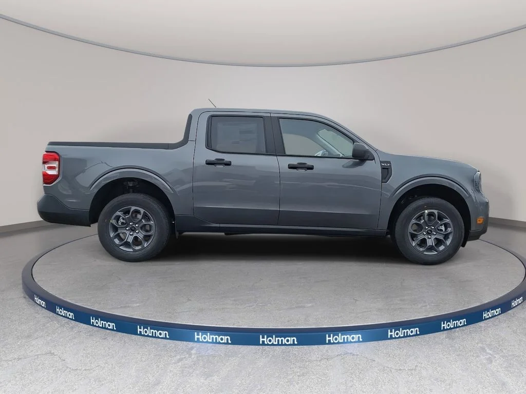 New 2026 Carbonized Gray Metallic Ford XLT image 3