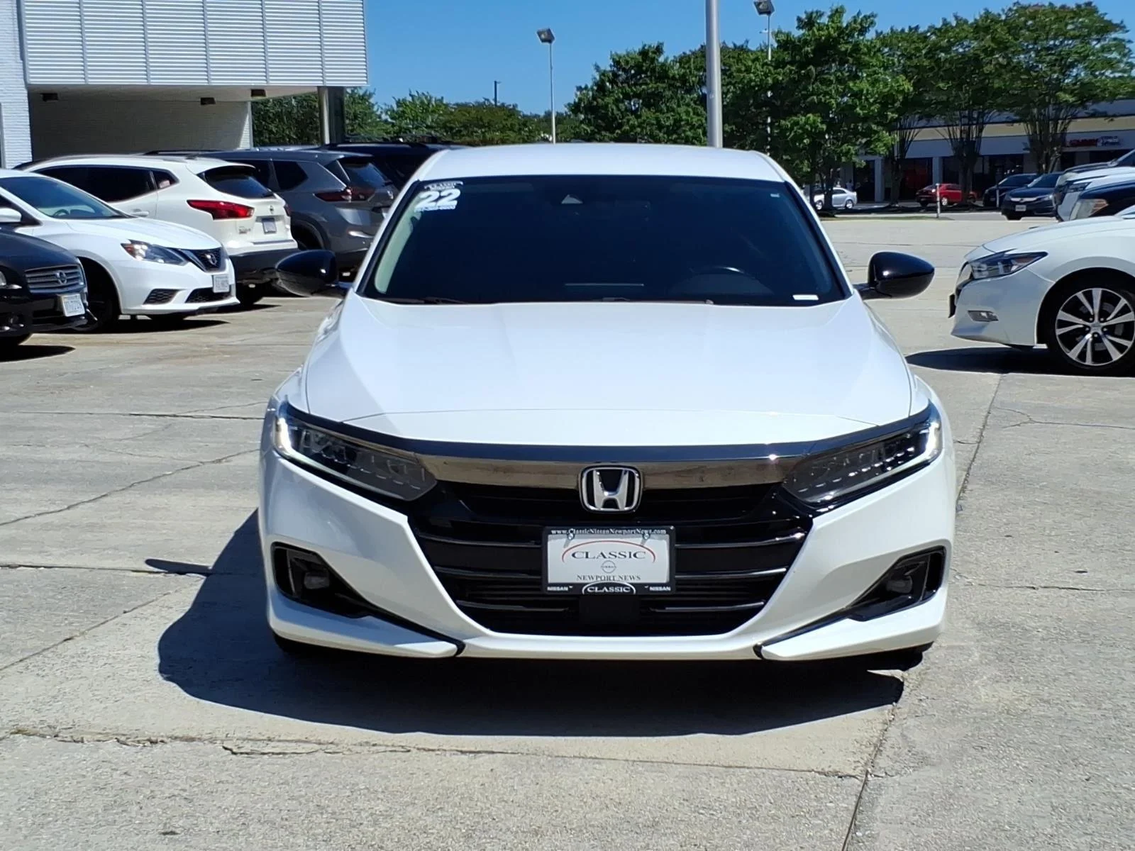 Used 2022 Platinum White Pearl Honda Sport SE image 2