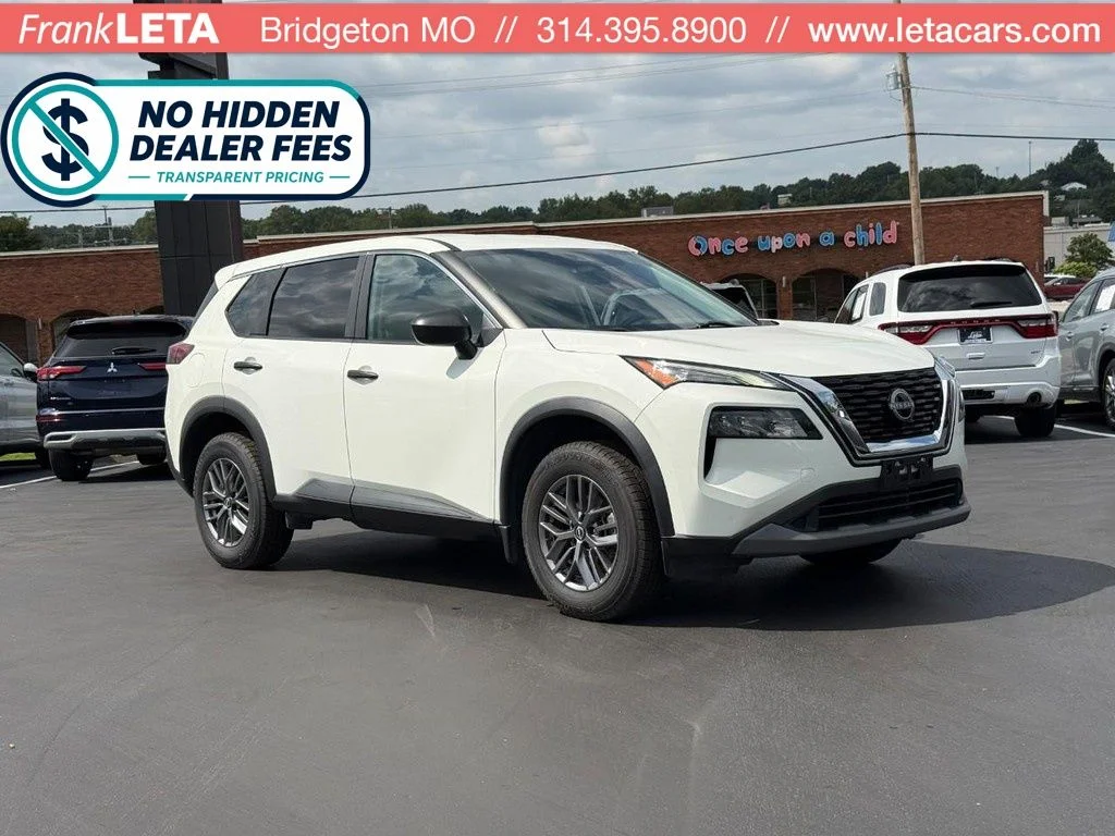 Used 2022 White Nissan S image 1