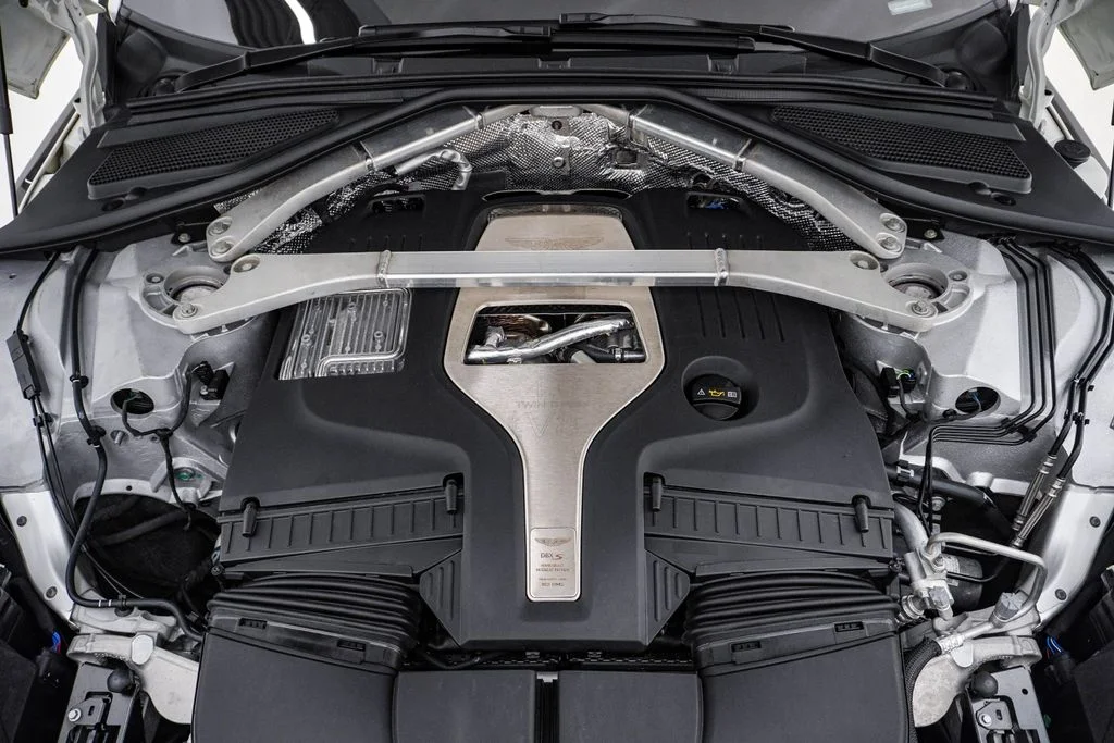 Used 2026 Q Neutron White Aston Martin S image 34