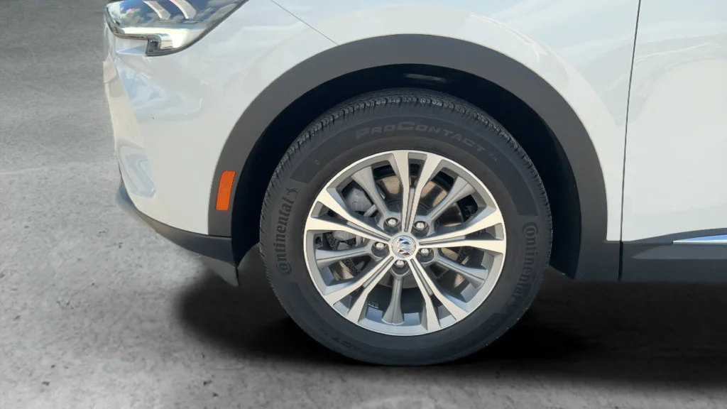 Used 2022 White Buick Preferred image 26