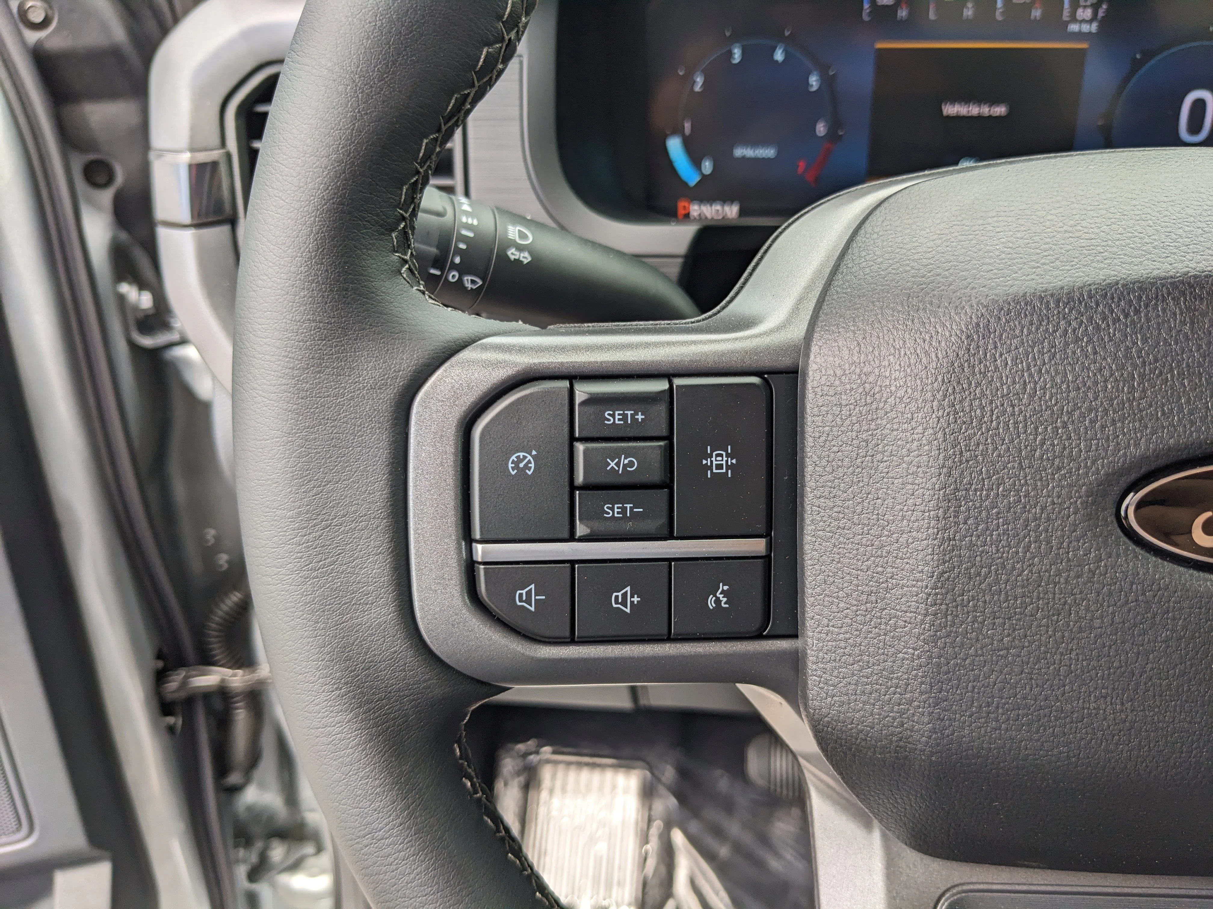 New 2026 Iconic Silver Metallic Ford XLT image 27