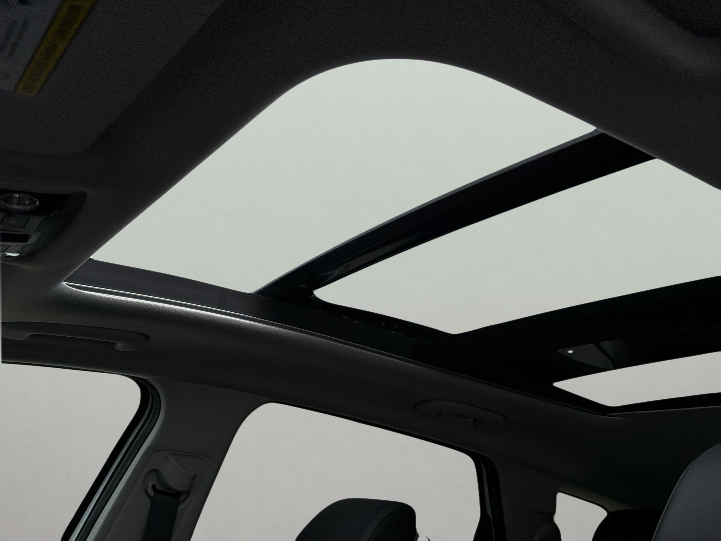 New 2027 Snow White Pearl Kia EX image 8