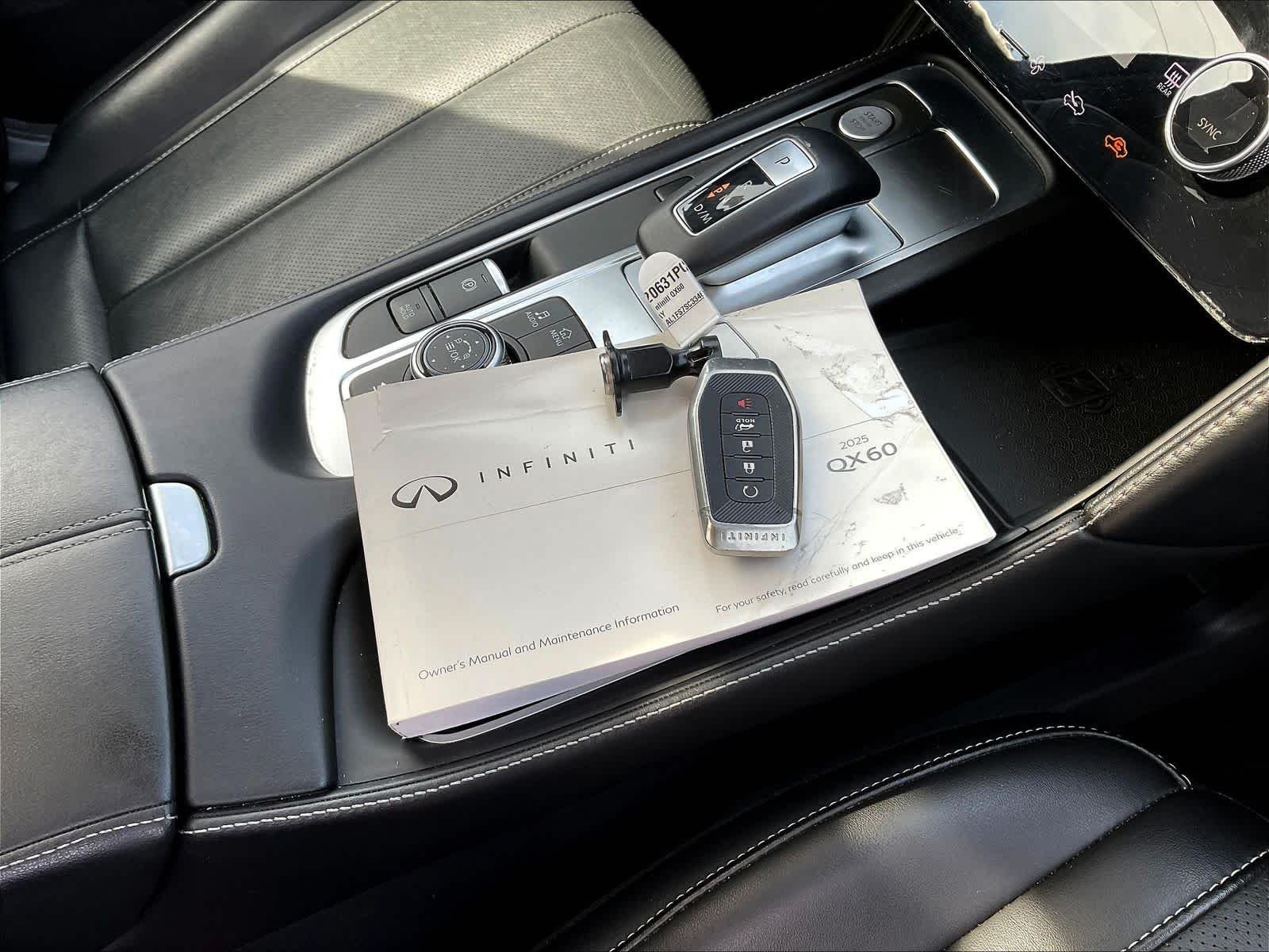 2025 INFINITI QX60 LUXE - Photo 38