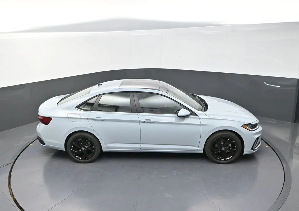 2026 Volkswagen Jetta SE - Photo 19