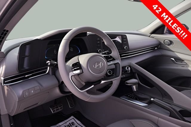 2025 Hyundai Elantra SEL - Photo 10