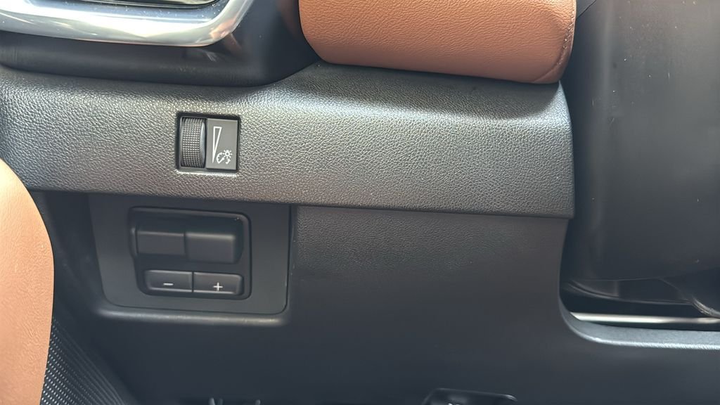 Used 2025 Silver GMC AT4 image 18
