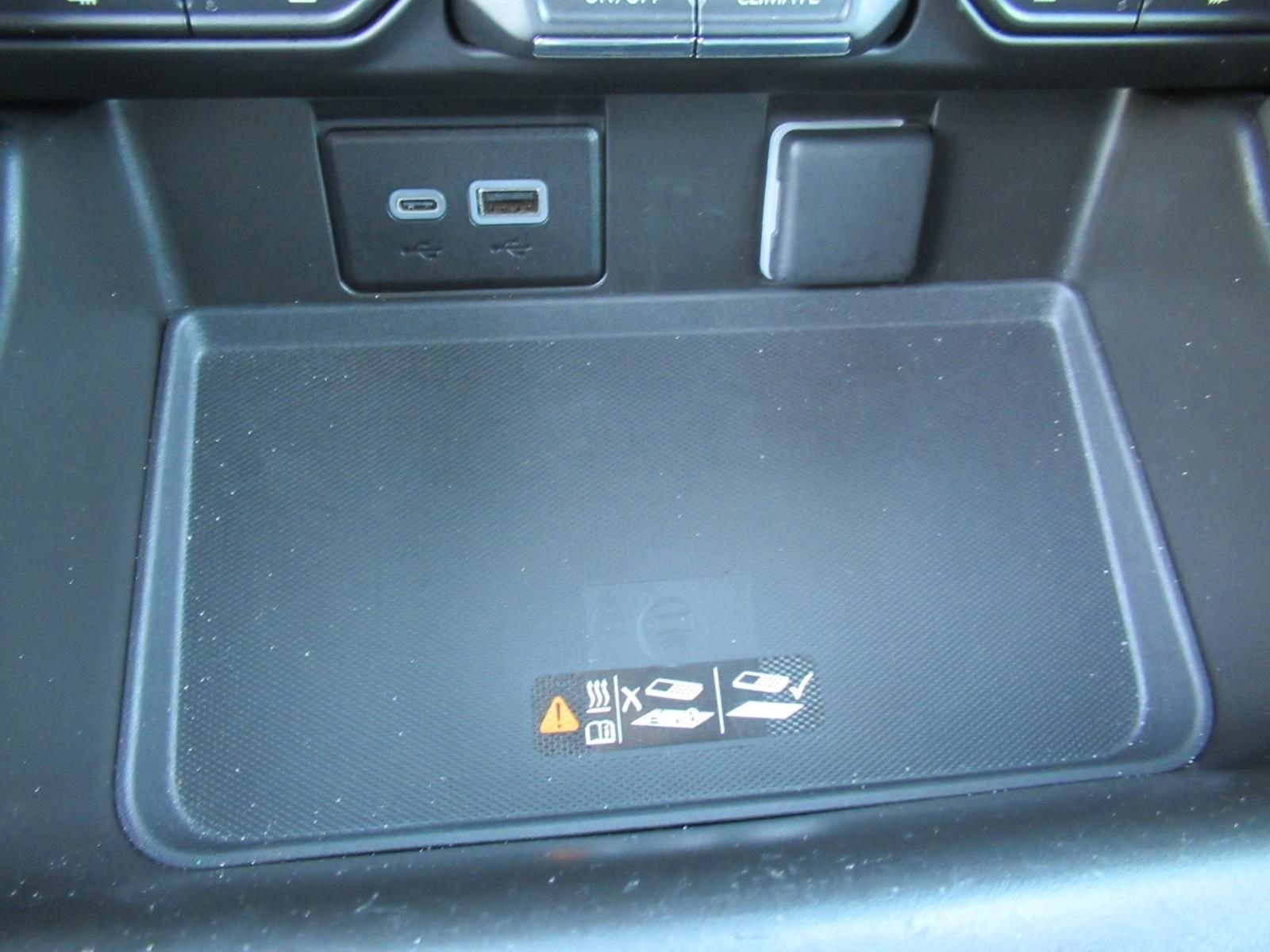 Used 2024 Gray Chevrolet Z71 image 29
