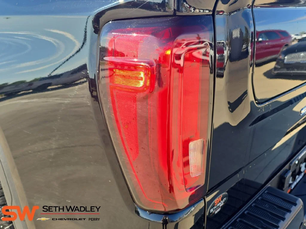 Used 2025 Onyx Black GMC AT4 image 34