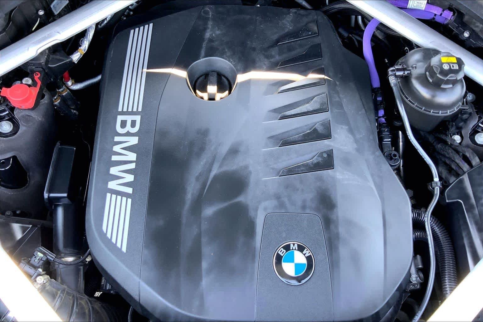 Used 2023 Black Sapphire Metallic BMW xDrive40i image 32