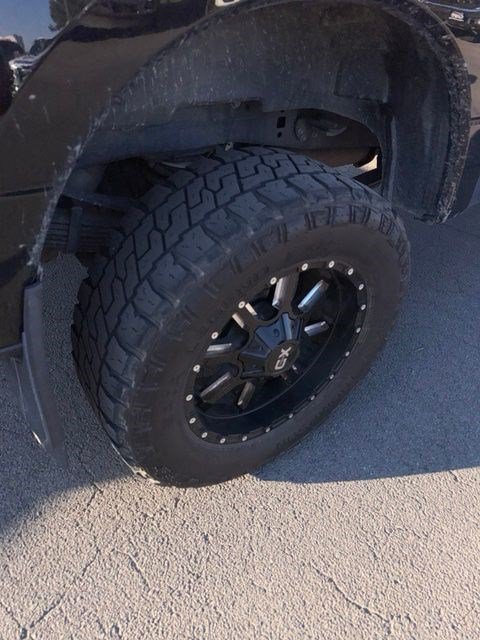 Used 2020 Black Metallic Ford Platinum image 4