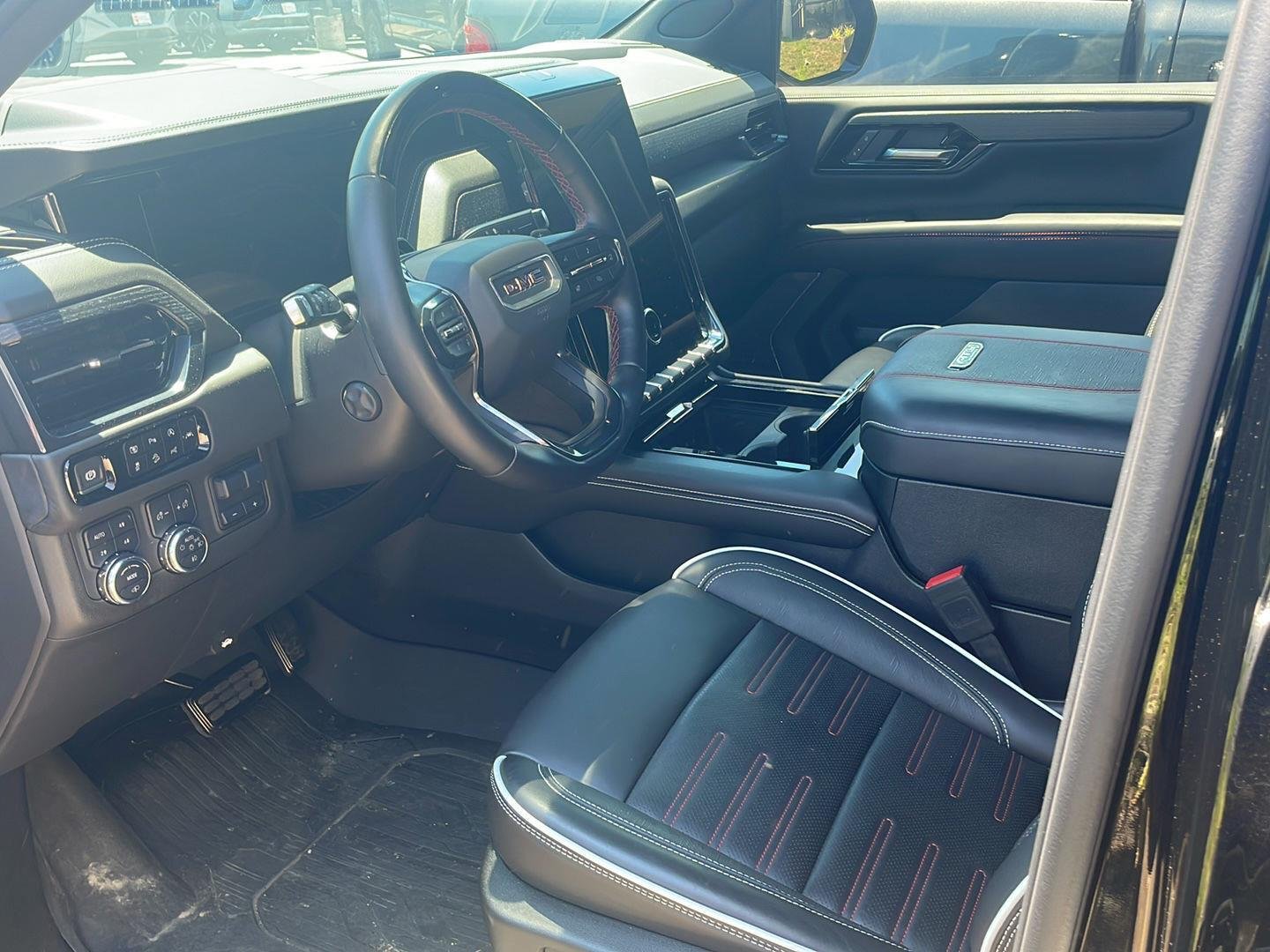Used 2025 Onyx Black GMC AT4 Ultimate image 5