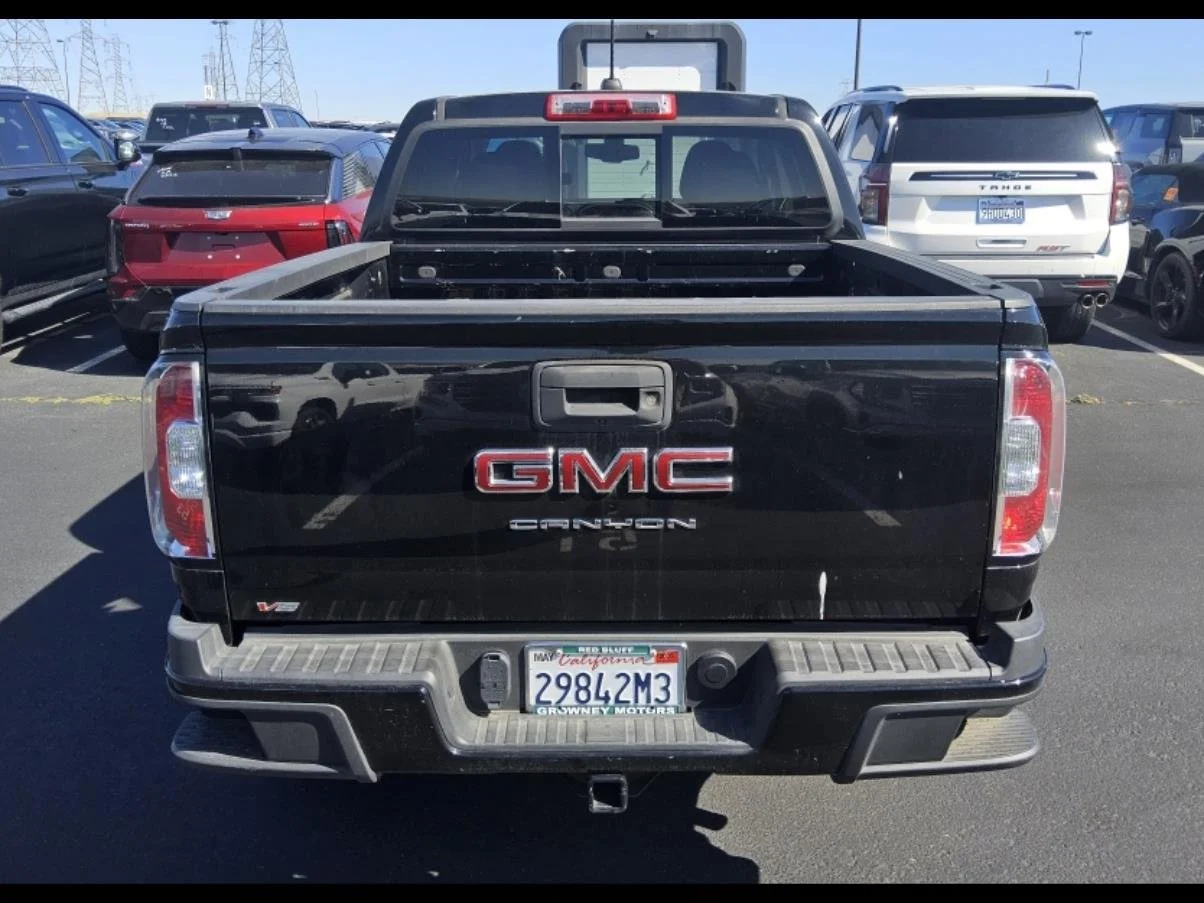 Used 2022 Onyx Black GMC Elevation image 8