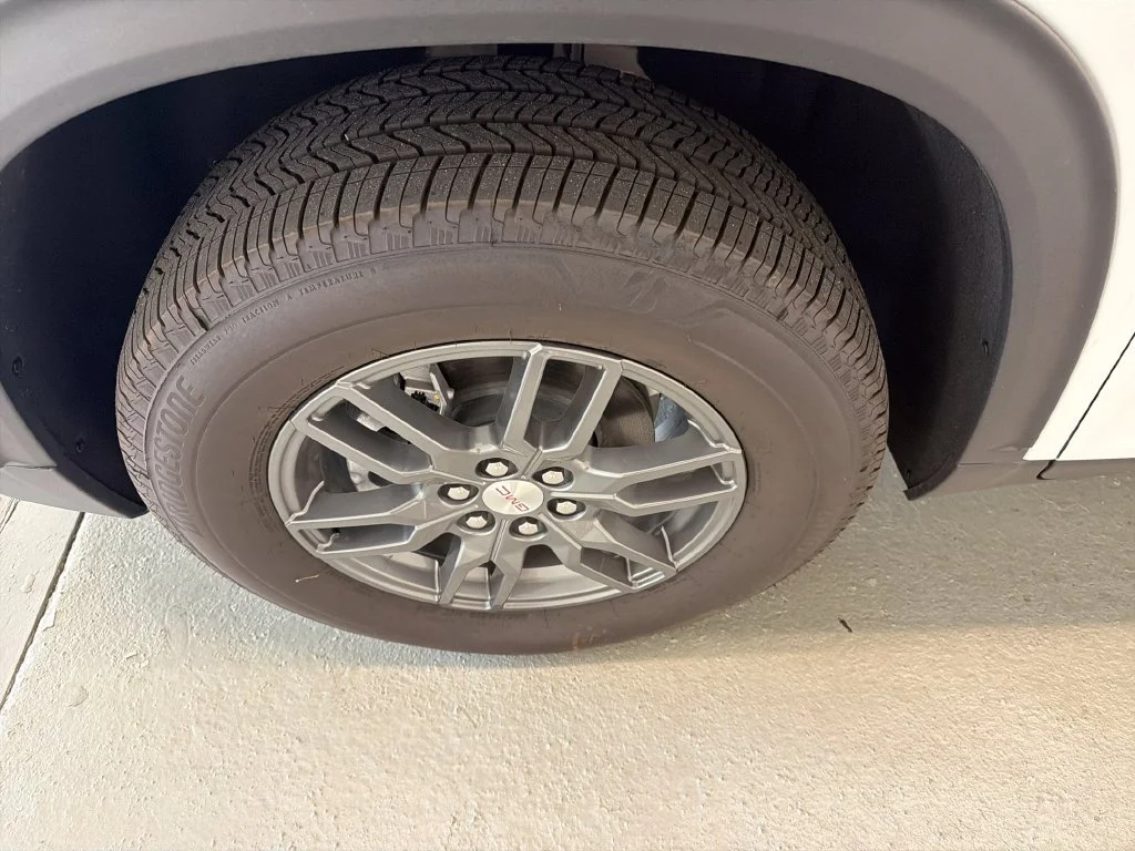 New 2026 Summit White GMC Elevation image 4