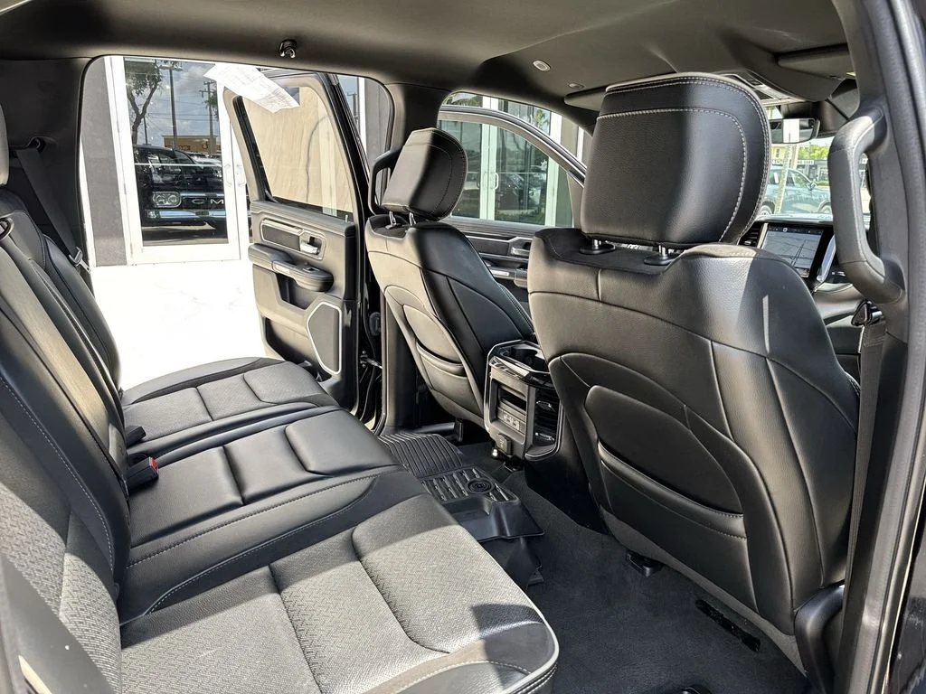 Used 2022 Diamond Black Ram Laramie image 33