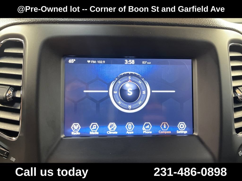 Used 2018  Jeep Sport image 23