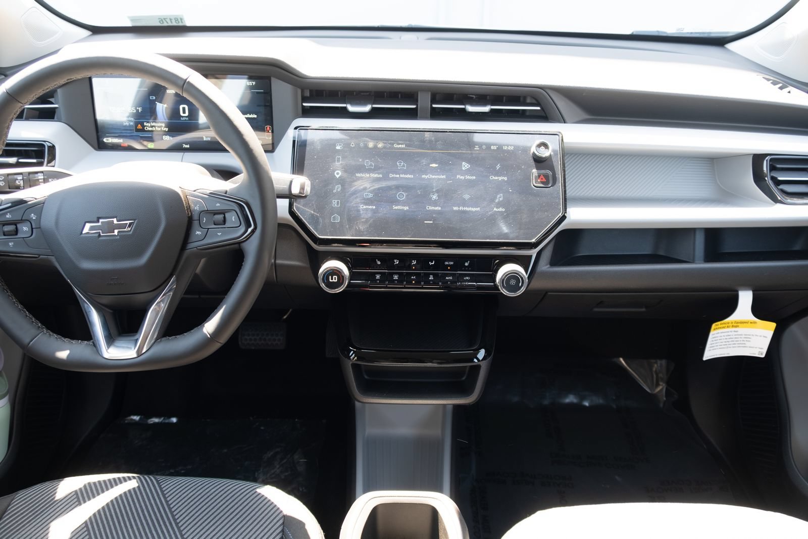 New 2027 Summit White Chevrolet LT image 16