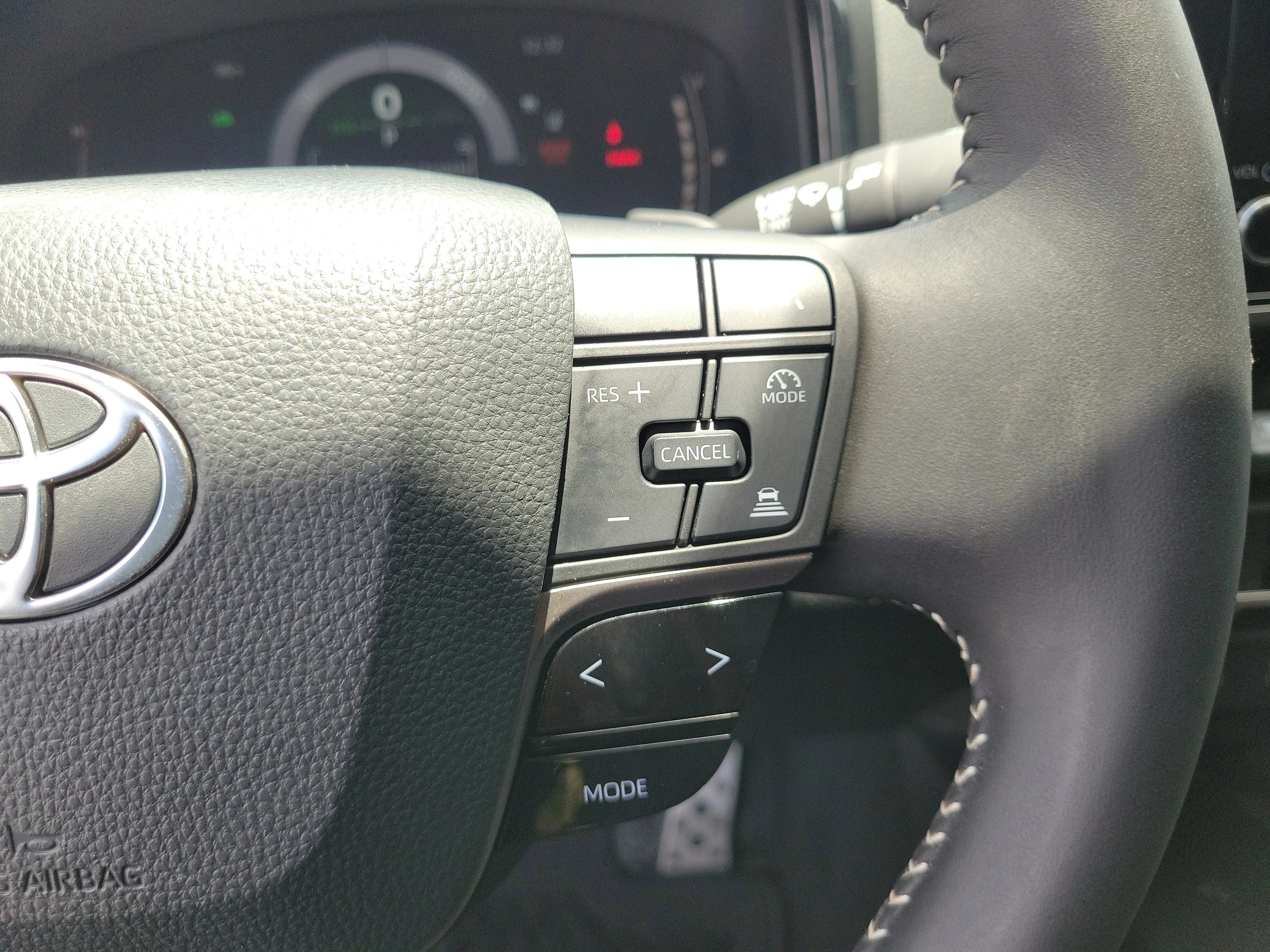 Used 2025 Underground Toyota LE image 20