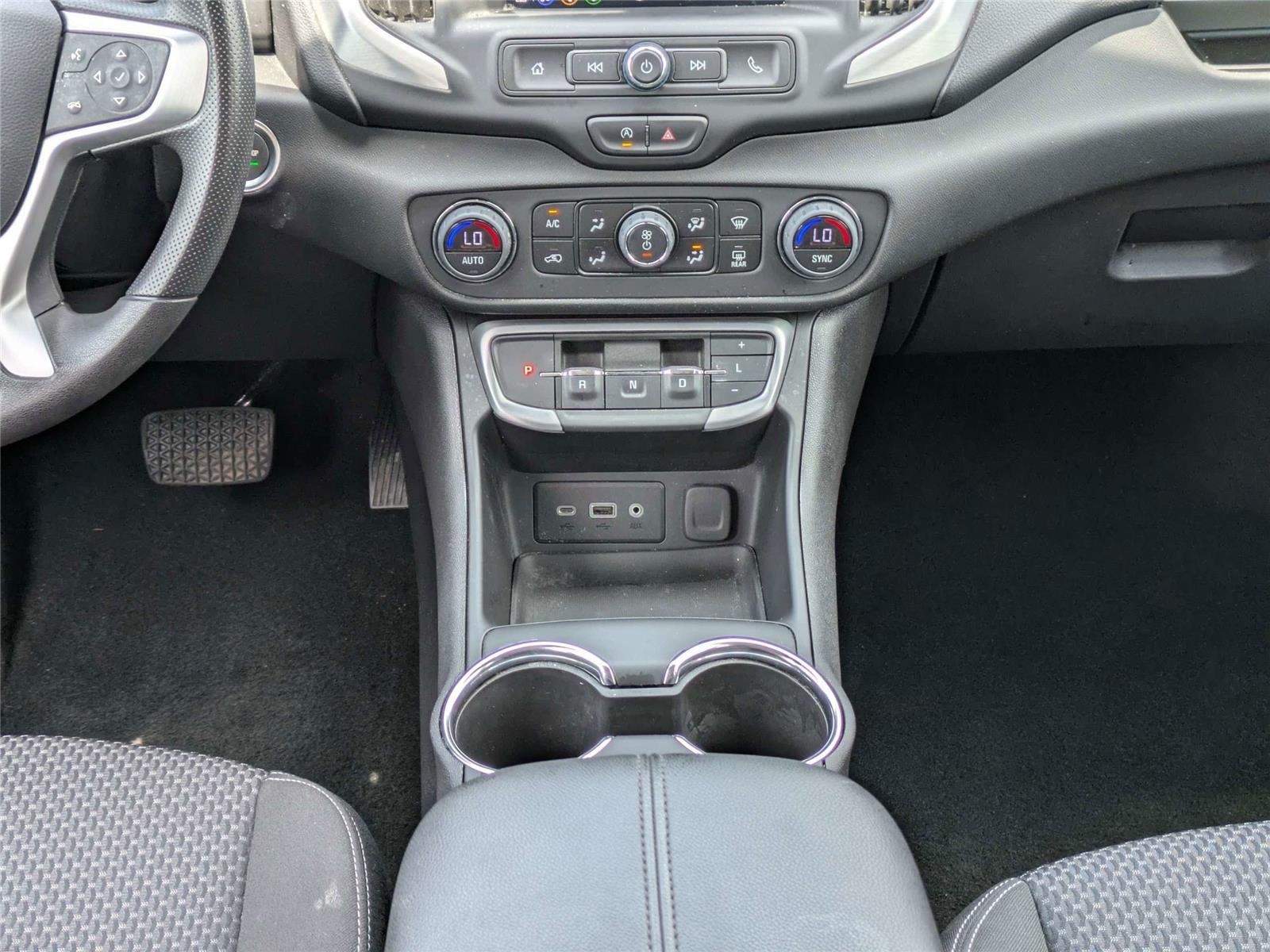 Used 2024 Sterling Metallic GMC SLE image 22
