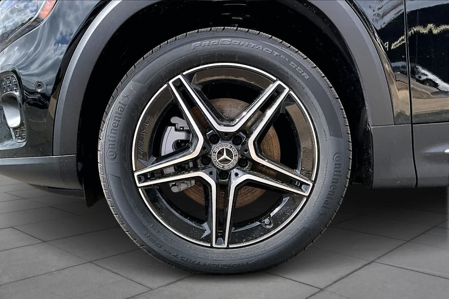 New 2026 Night Black Mercedes-Benz GLB 250 image 20