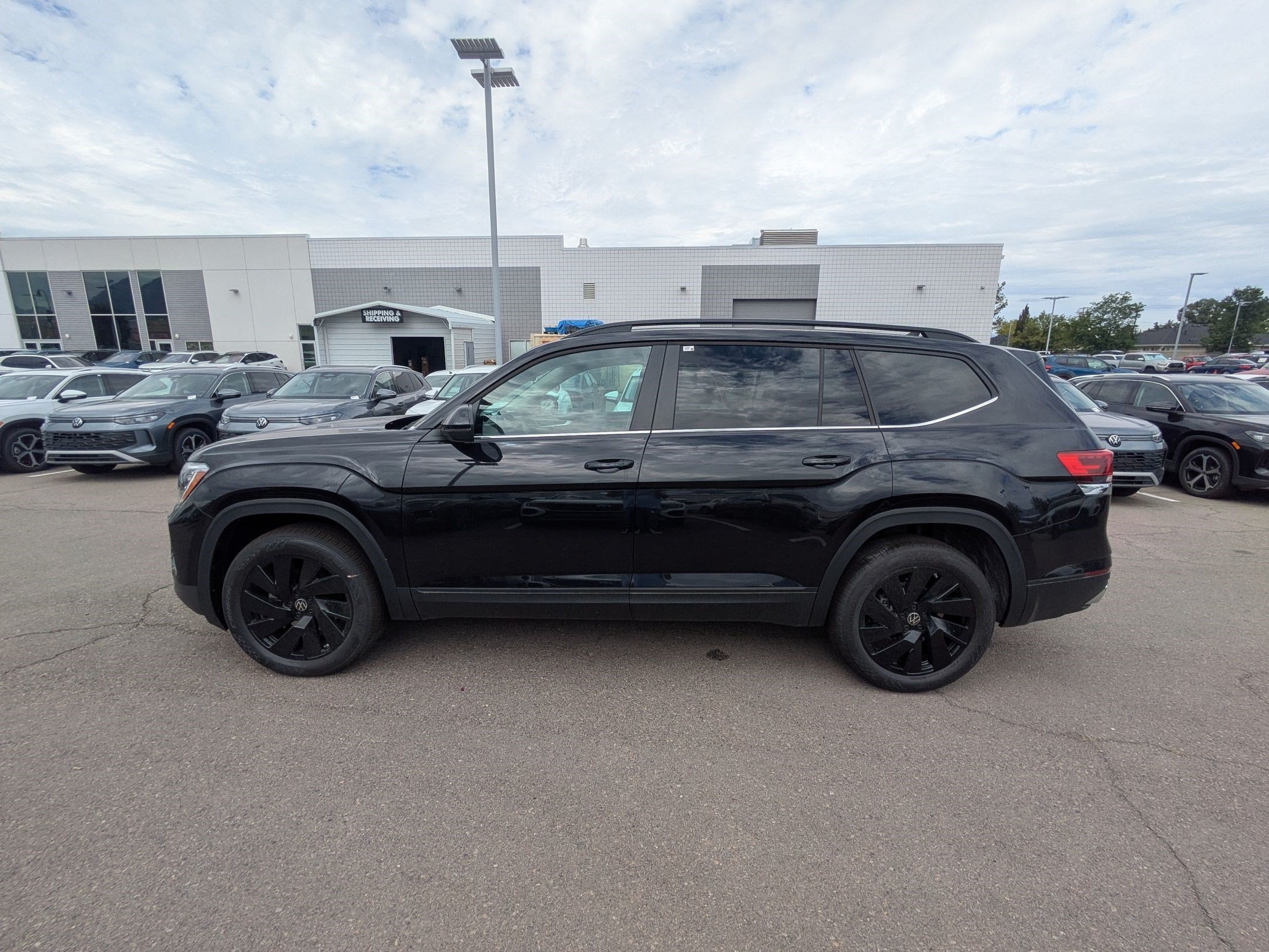 New 2026 Deep Black Pearl Volkswagen 2.0T SE w/Technology image 7