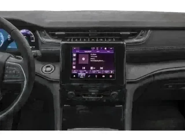 New 2025 Baltic Gray Metallic Clear-Coat Exterior Paint Jeep Altitude image 7
