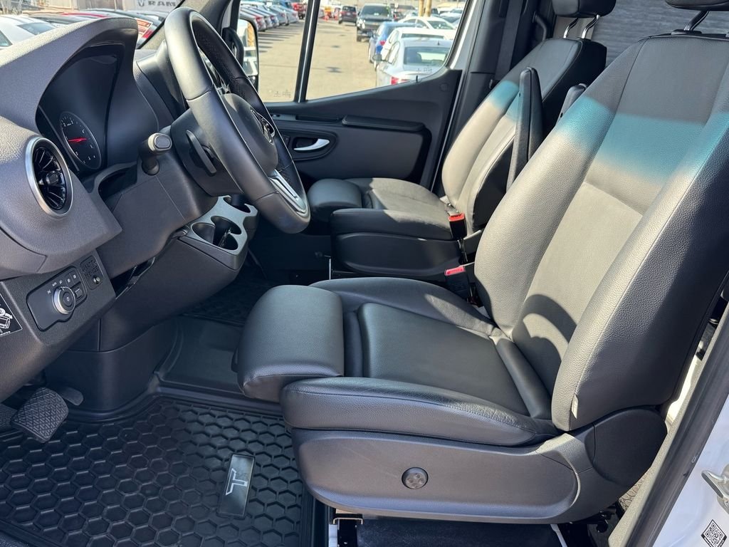 Used 2023 White Mercedes-Benz TIFFIN GH1-AB image 32