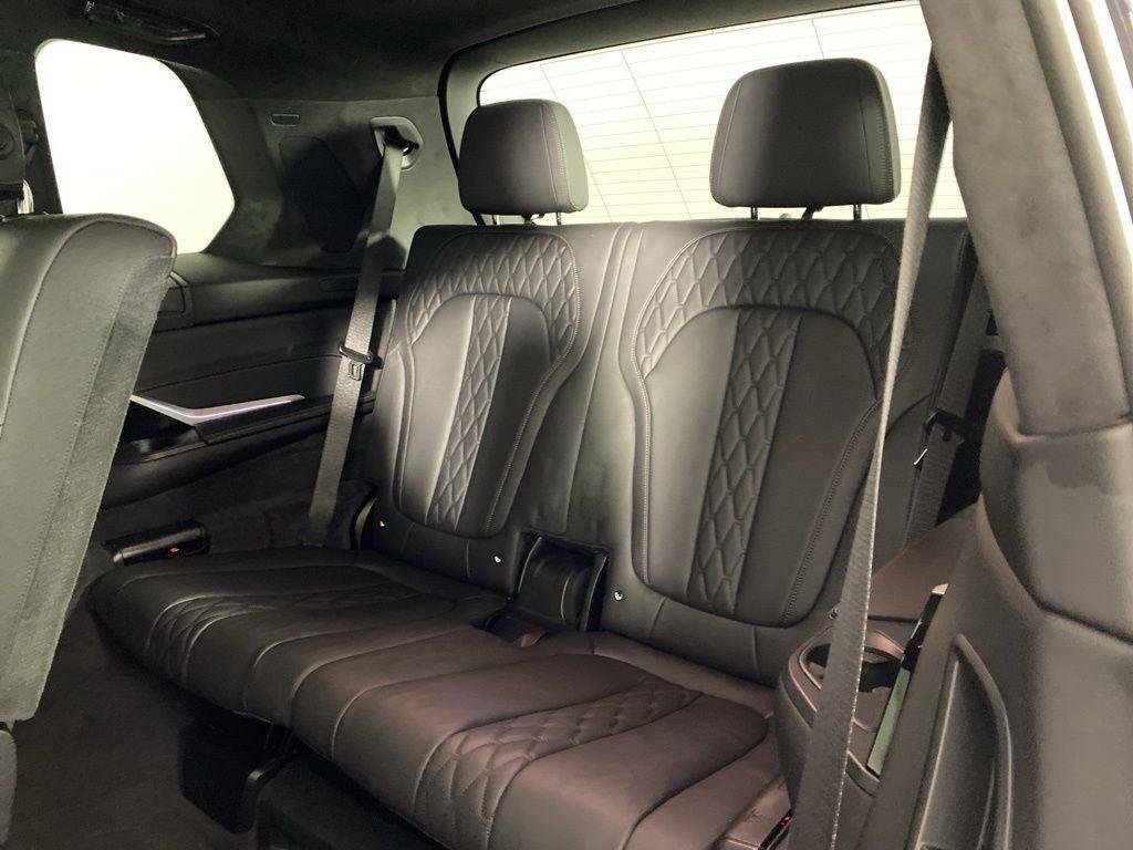 2025 BMW X7 M60i - Photo 25