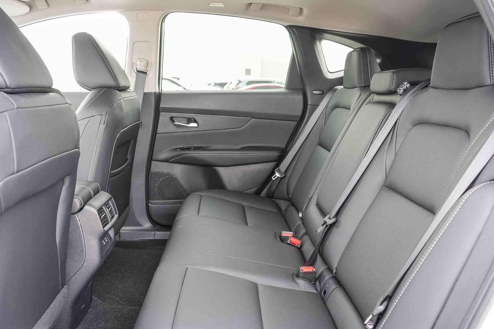 New 2026 Everest White Pearl TriCoat Nissan SL image 20