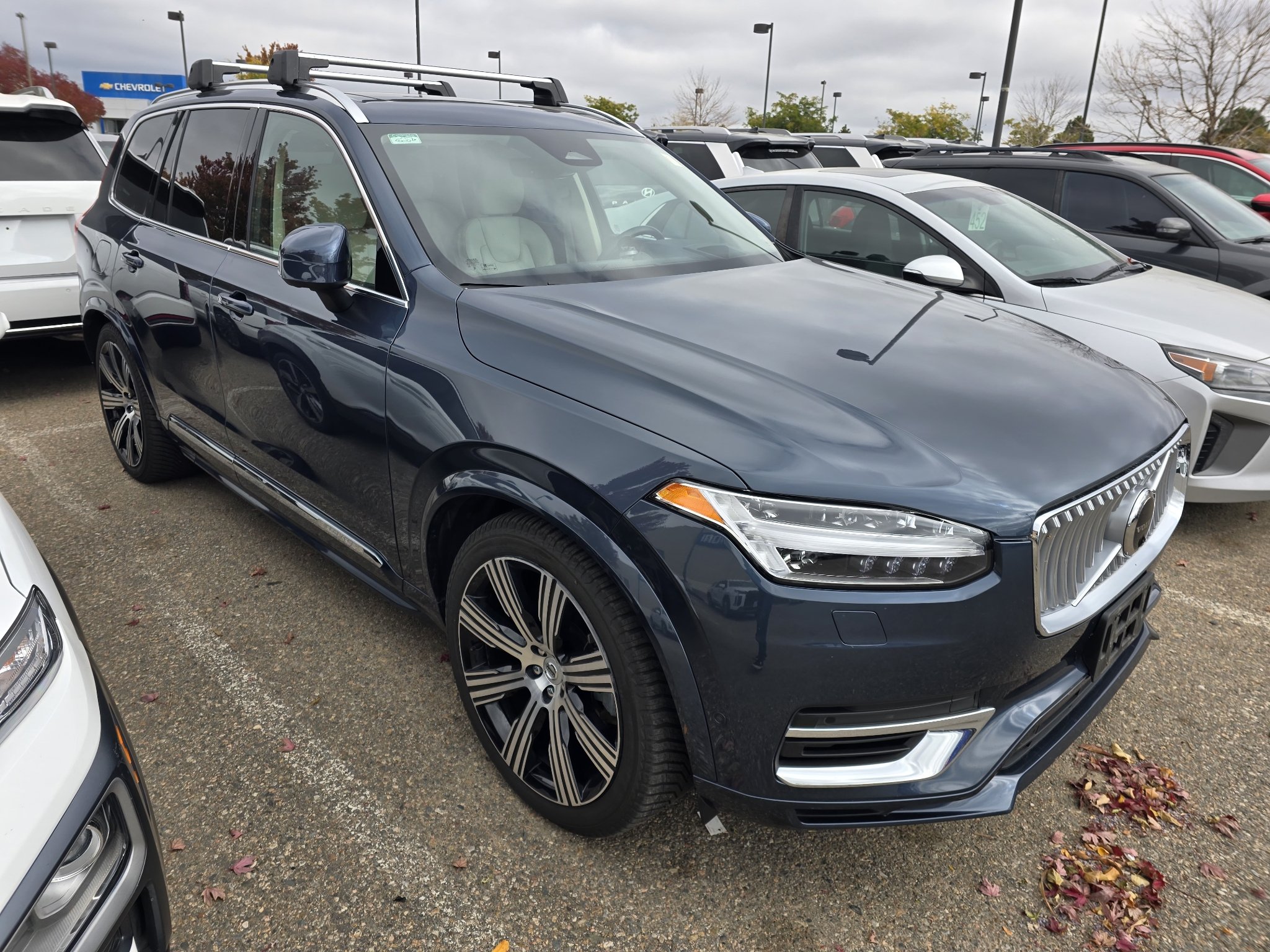 Used 2024 Denim Blue Metallic Volvo Ultimate Bright Theme image 19