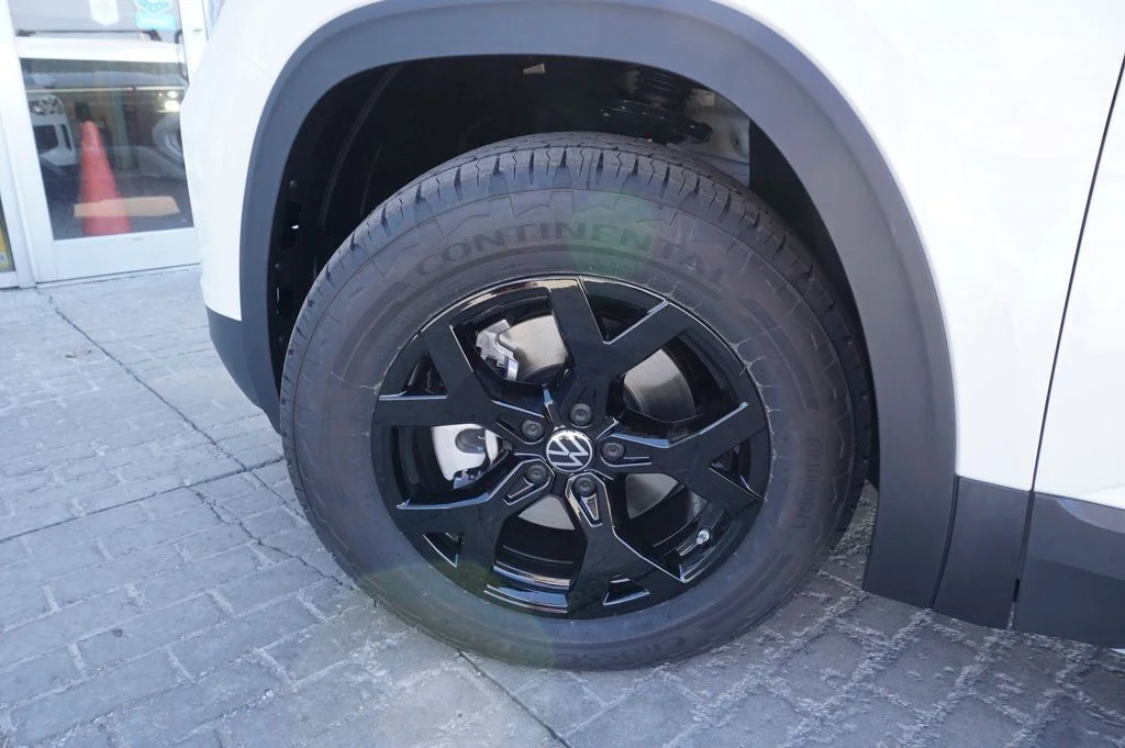New 2026 White/off-white Volkswagen 2.0T Peak Edition image 33