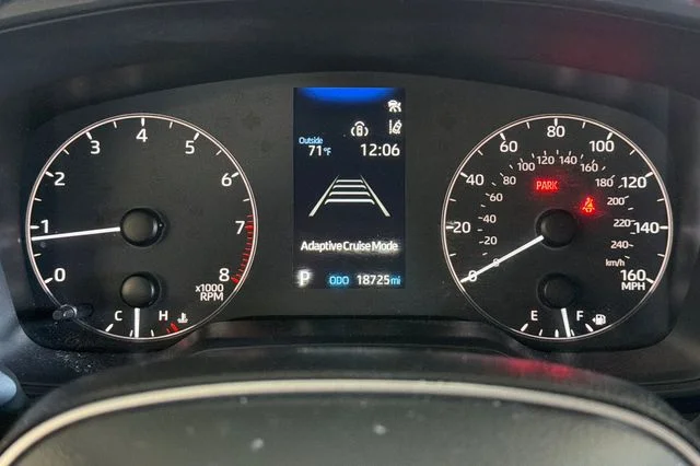 Used 2024 Ice Cap Toyota SE image 32
