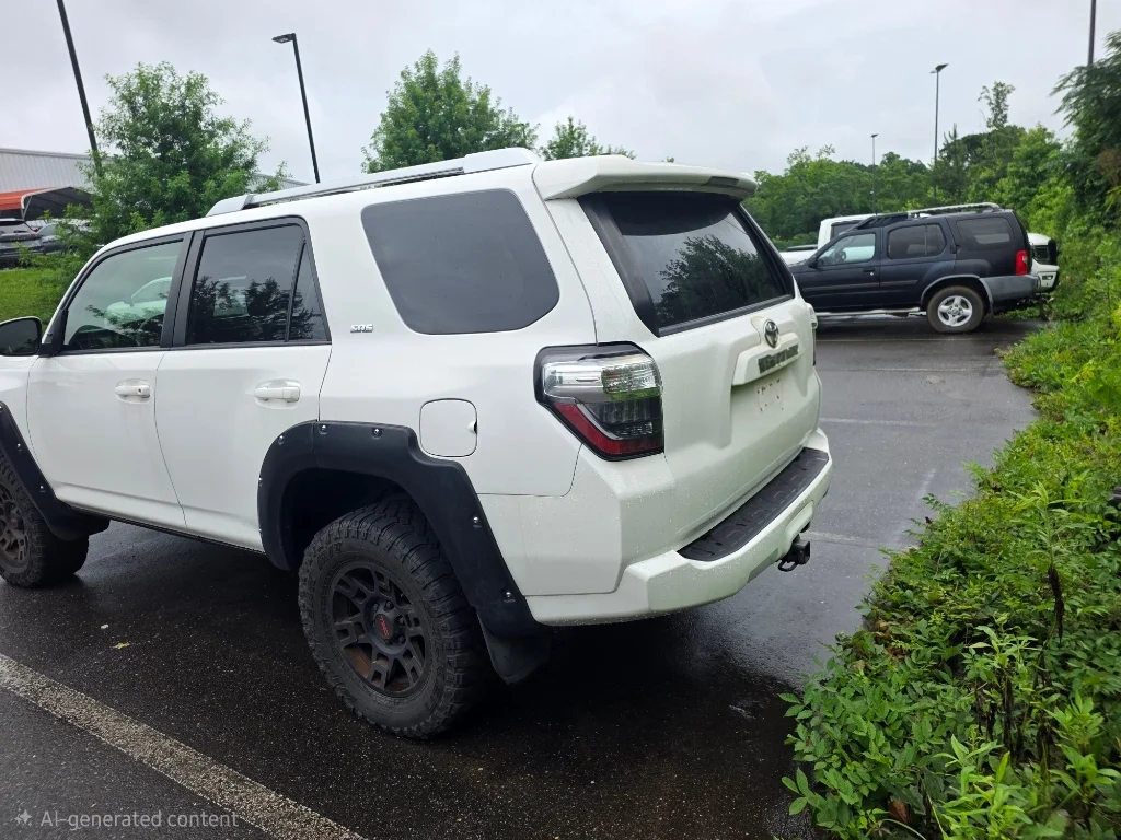 Used 2018 Super White Toyota SR5 Premium image 6