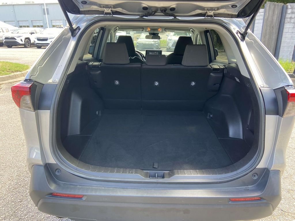 Used 2021 Silver Toyota XLE image 8