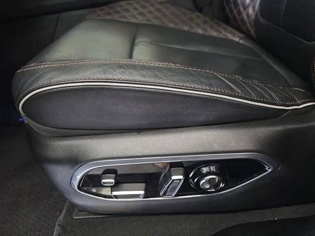 Used 2025 Gray Jeep Summit image 30